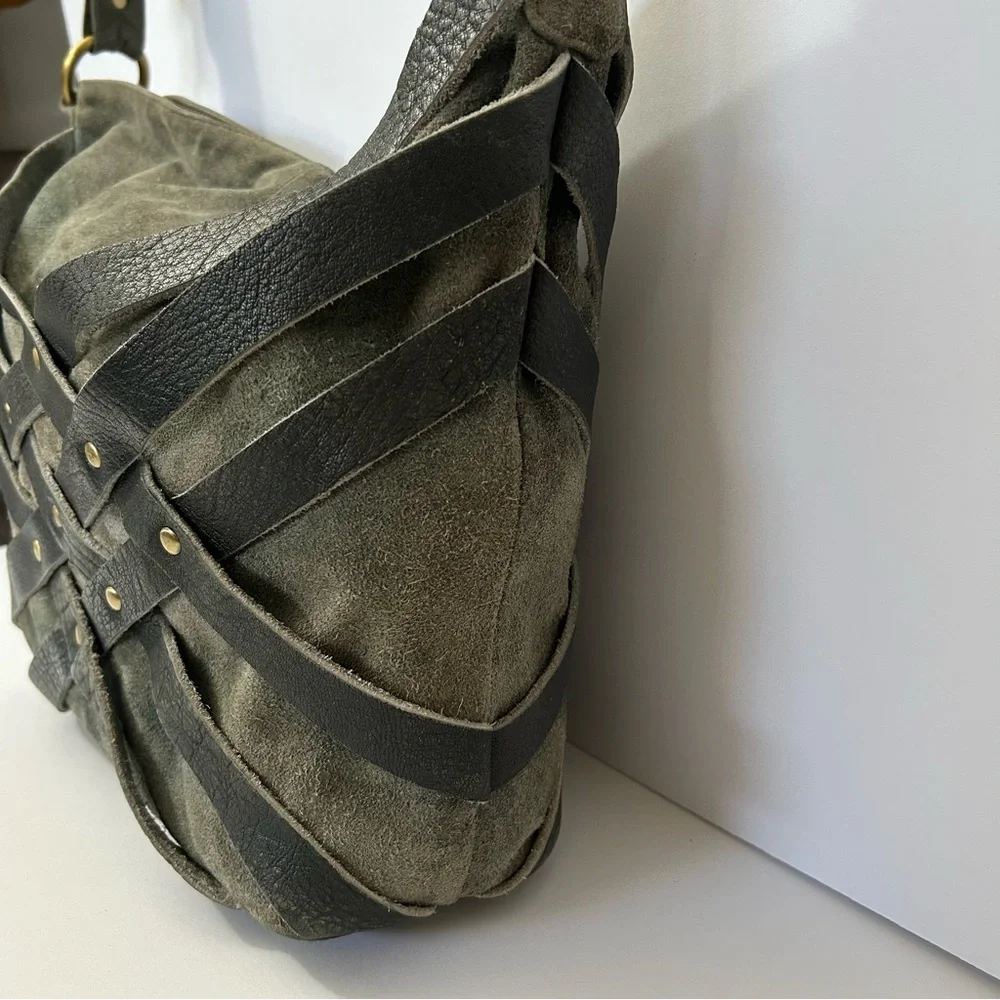 UO - Deena & Ozzy - Elegant Green Suede and Leather Boho Shoulder/Crossbody Bag - Picture 5 of 16